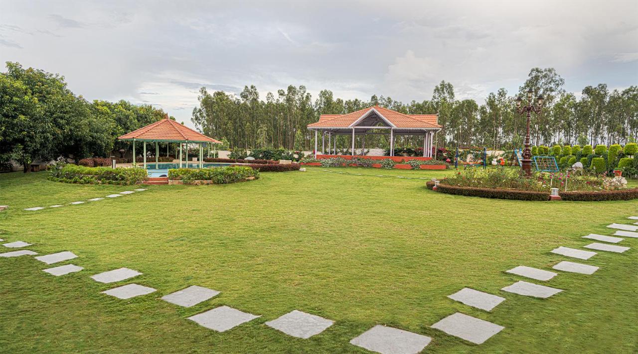 Fiestaa Resort N Events Venue Devanahalli Eksteriør billede